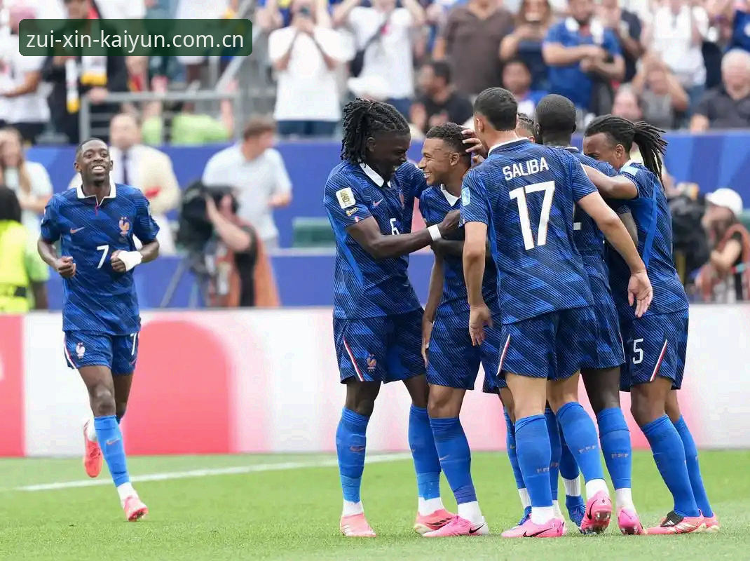 3-0，法国队用一场干净利落的胜利结束了伊拉克之行。但比比分更有嚼头的是德尚赛后那番话——他说“也许是我要求太高了”，他说“更希望看到球员踢成我想要的样子”。